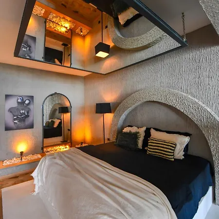 Lada Slav Exclusive Otel *