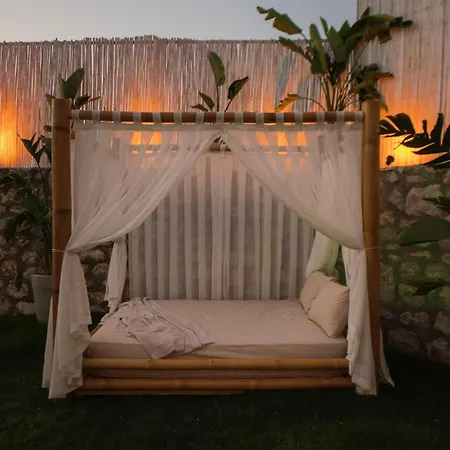 Lada Slav Exclusive Hotell *