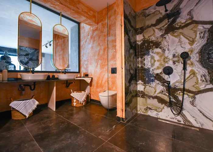 Lada Slav Exclusive 호텔 파랄리아